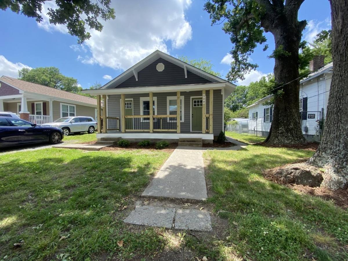 House for rent at 908 Pichard St, Greensboro, NC 27401