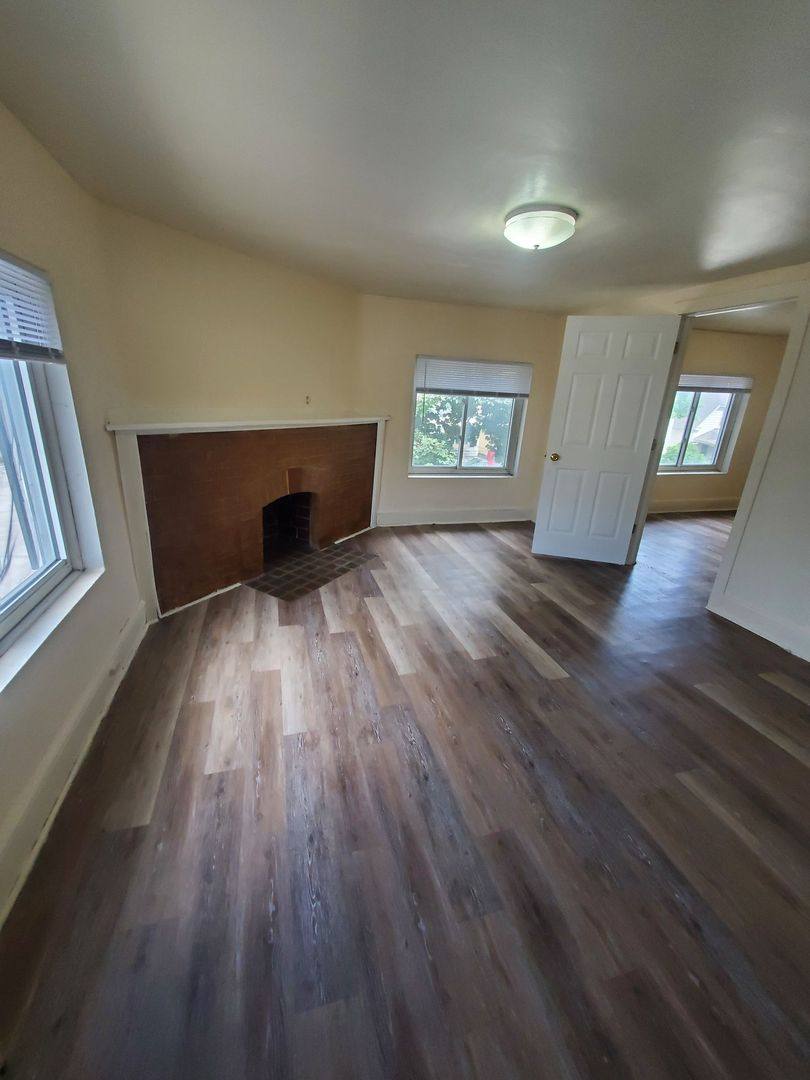 Apartment for rent at 6901-6913 W Mitchell St, Milwaukee, WI 53214