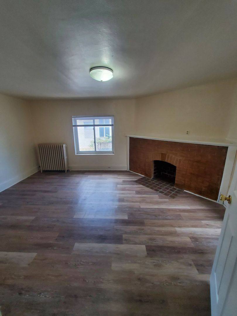 Apartment for rent at 6901-6913 W Mitchell St, Milwaukee, WI 53214