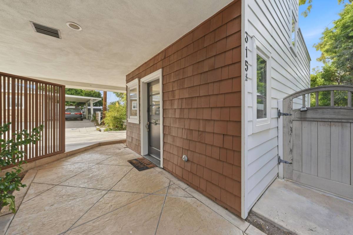 Condo for rent at 315 1 2 Goldenrod, Corona Del Mar, CA 92625