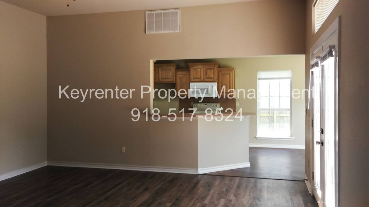House for rent at 25620 Briar Dr, Claremore, OK 74019