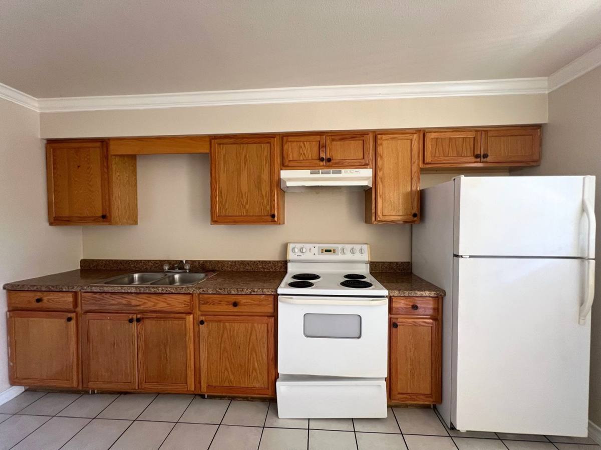 Apartment for rent at 301 E Locust St, Laredo, TX 78040