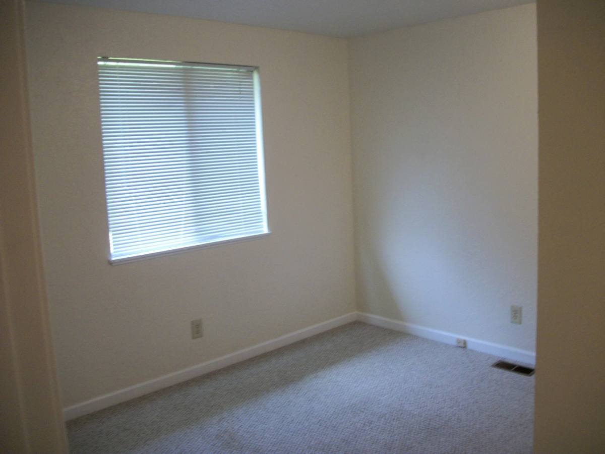House for rent at 83 NW Nichols Ave, Bremerton, WA 98311