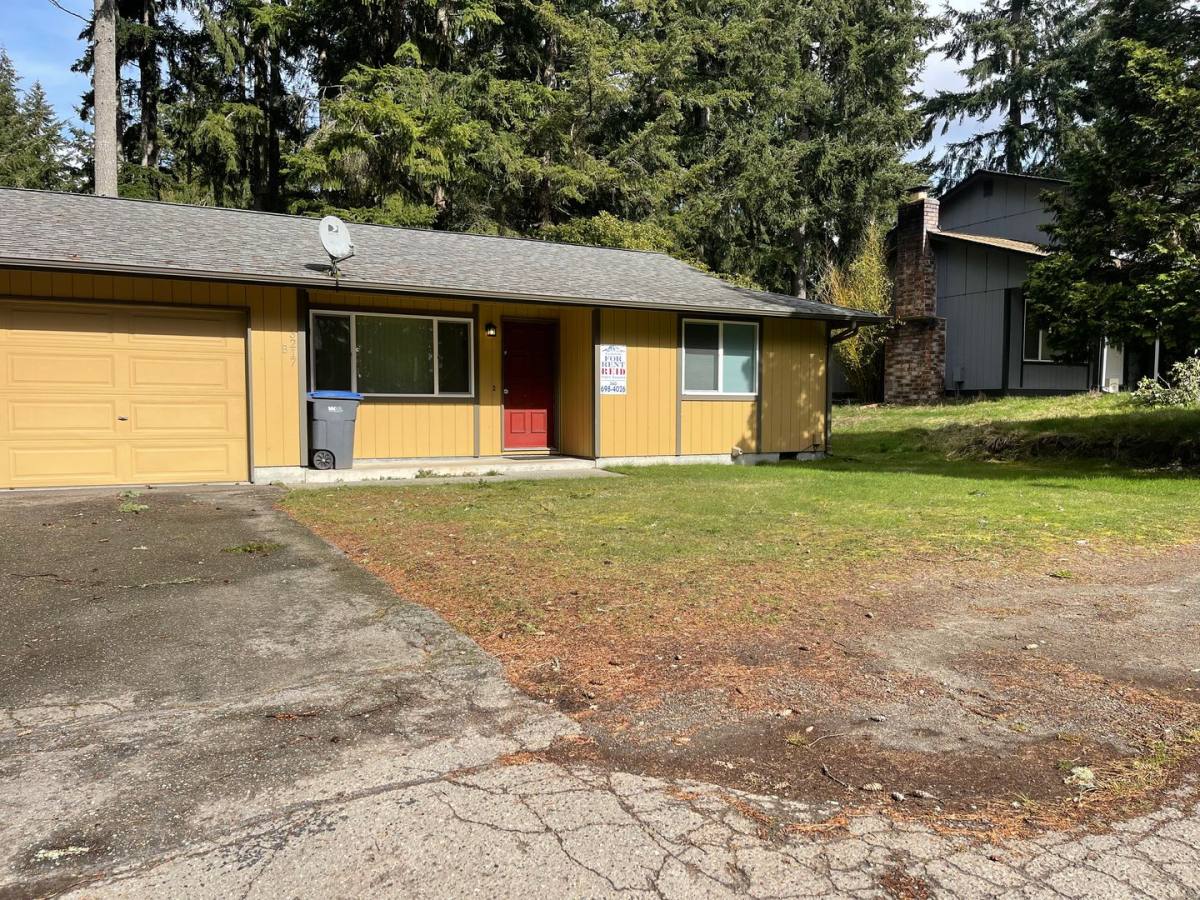 Apartment for rent at 3217 SE Goldmaur Court, Port Orchard, WA 98366
