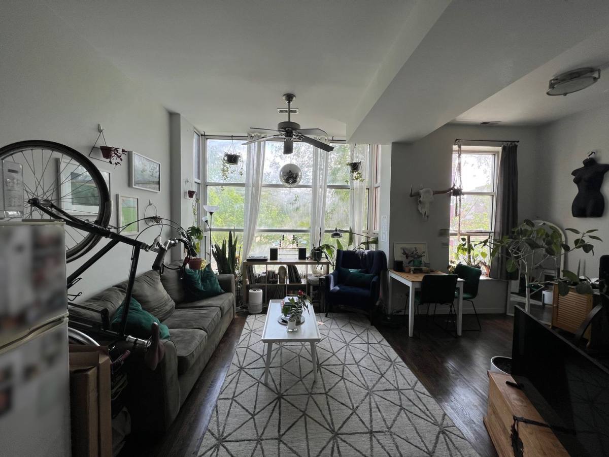 Apartment for rent at 2824 W Armitage Ave, Chicago, IL 60647