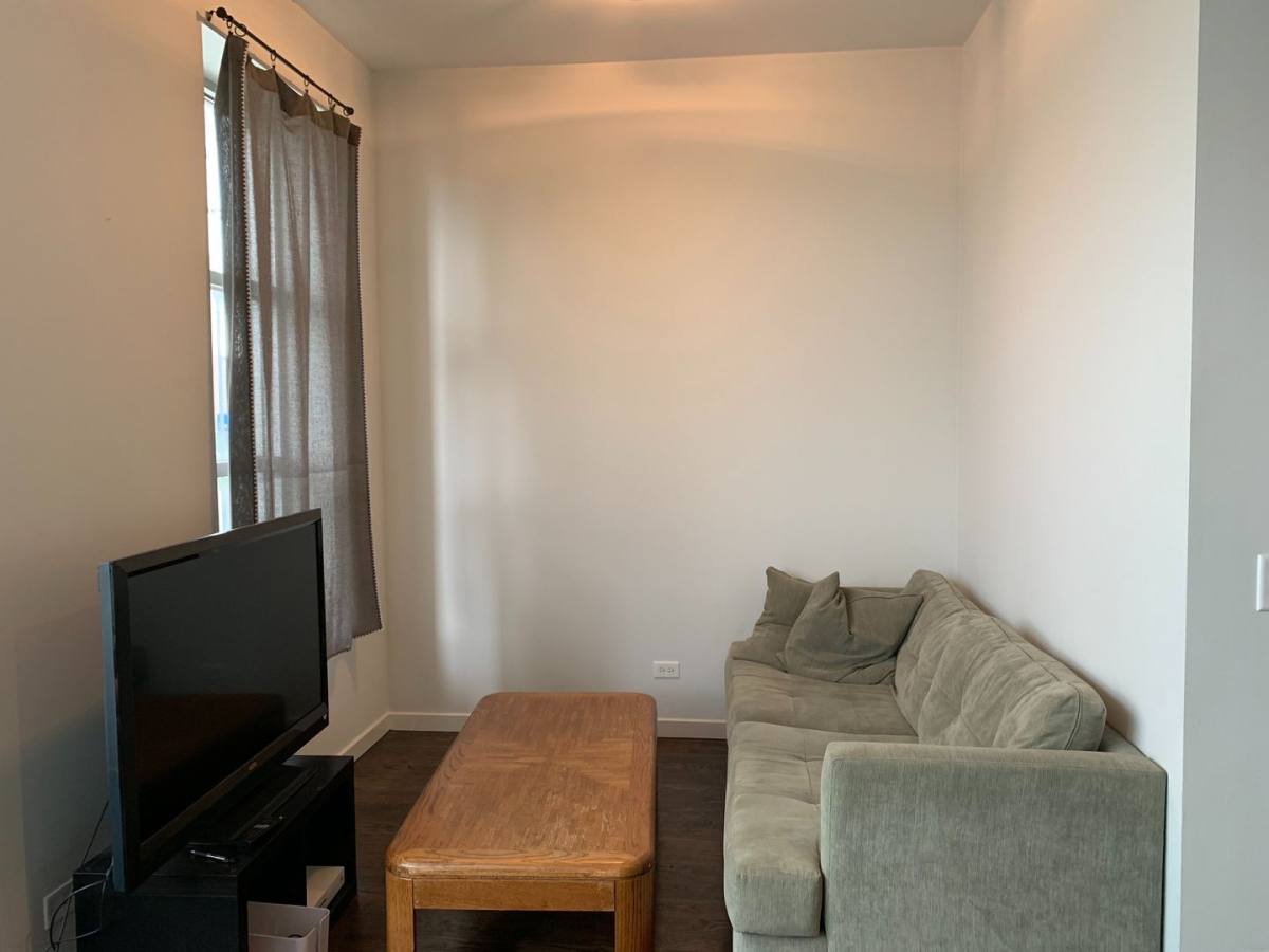 Apartment for rent at 2824 W Armitage Ave, Chicago, IL 60647