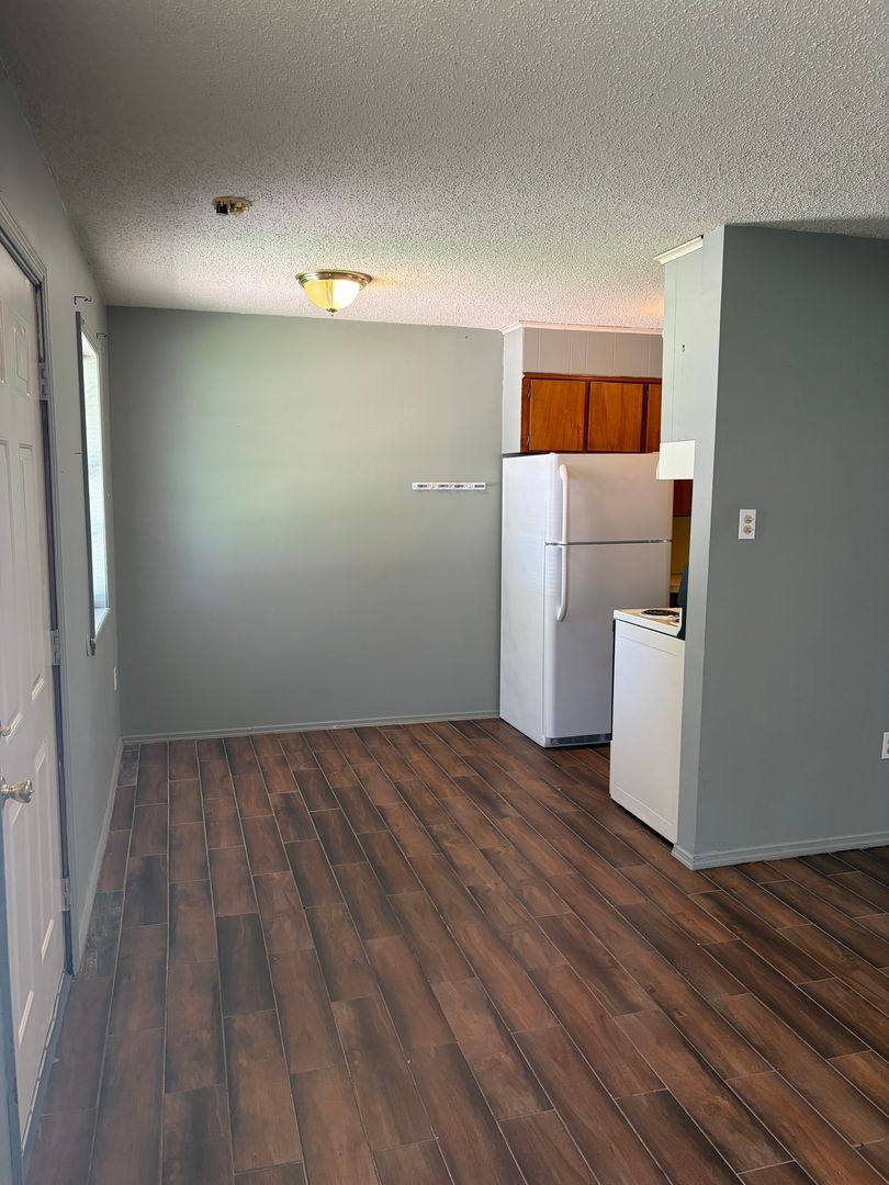 Apartment for rent at 205 N 37th St, Van Buren, AR 72956
