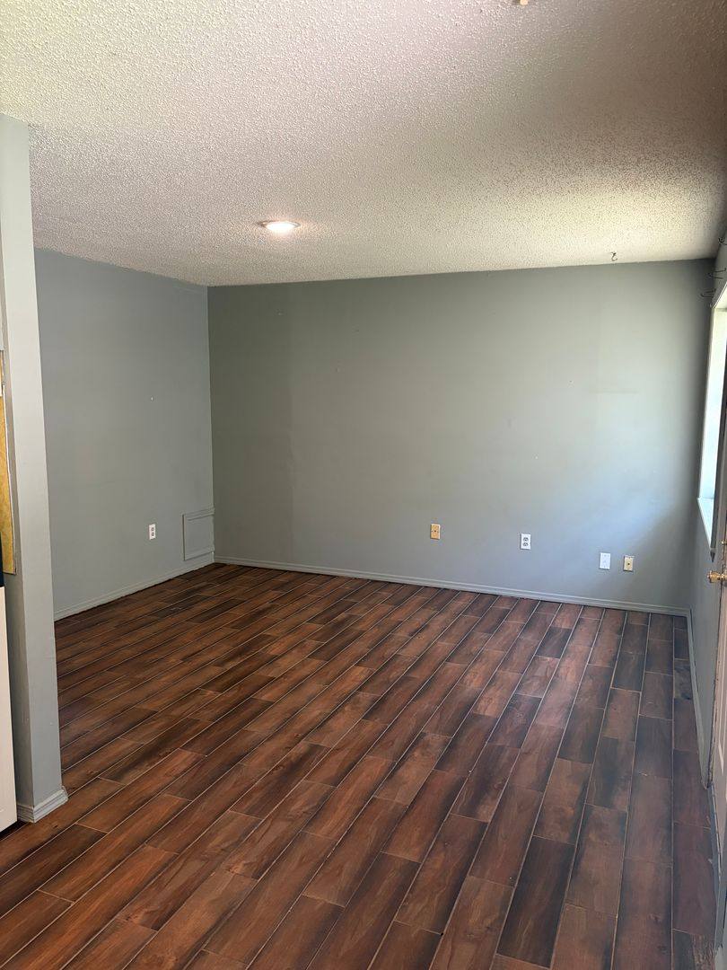 Apartment for rent at 205 N 37th St, Van Buren, AR 72956