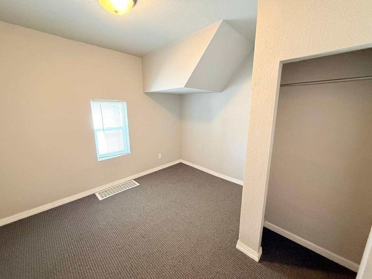 House for rent at 1002 4th Ave S, Moorhead, MN 56560