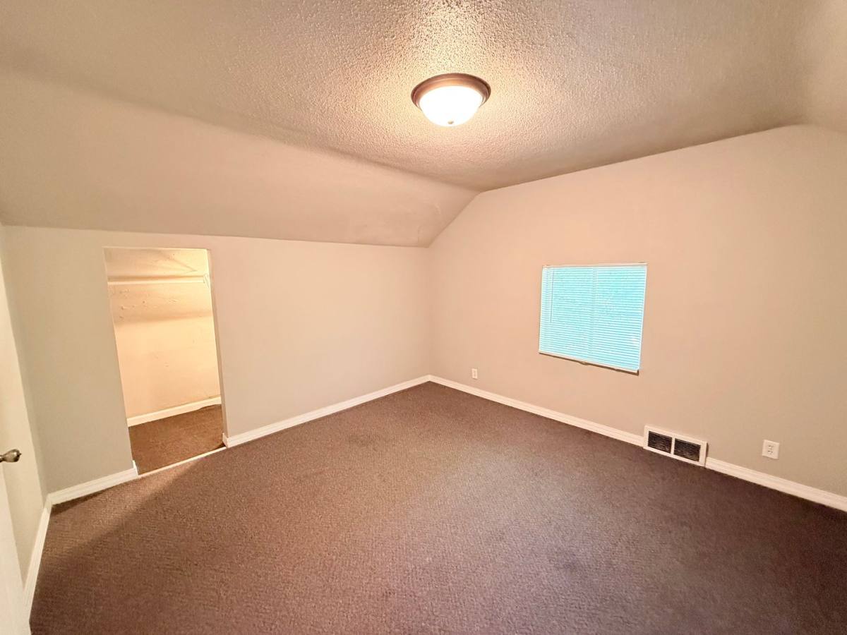 House for rent at 1002 4th Ave S, Moorhead, MN 56560