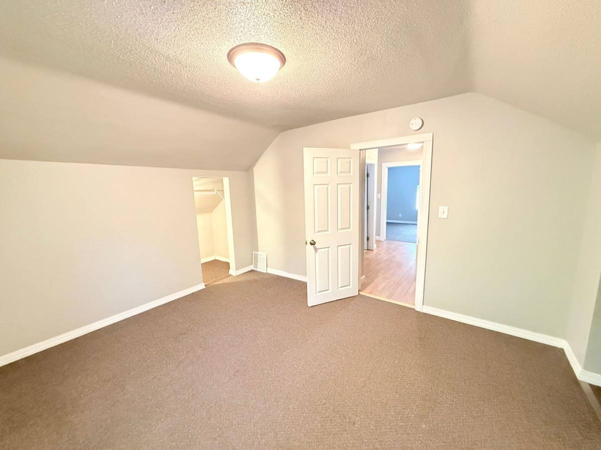 House for rent at 1002 4th Ave S, Moorhead, MN 56560