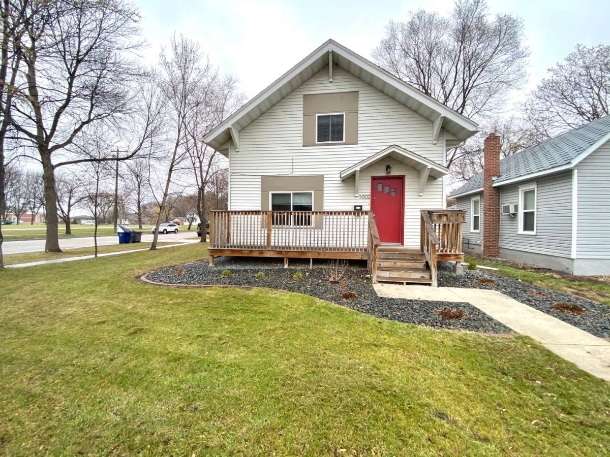 House for rent at 1002 4th Ave S, Moorhead, MN 56560