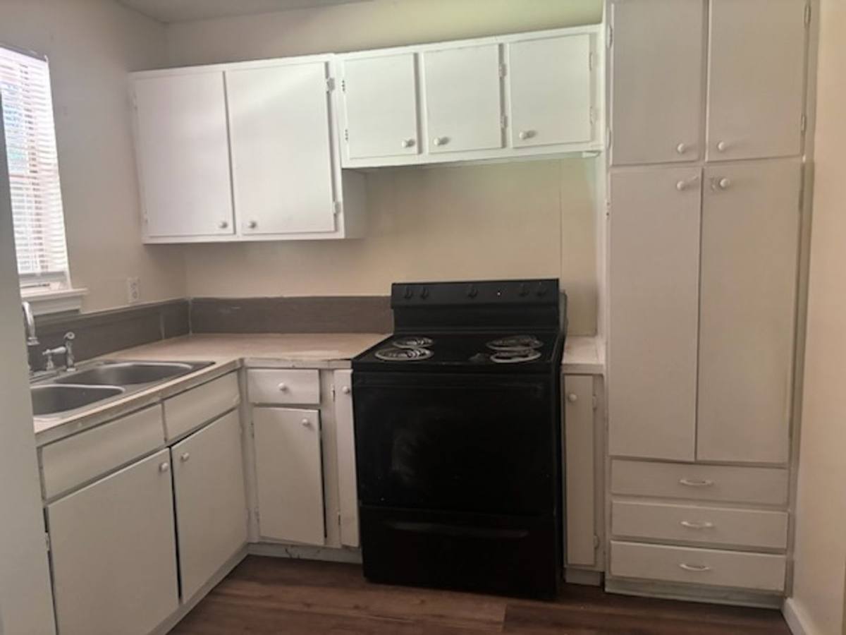 House for rent at 5076 London Lane, Jackson, MS 39209