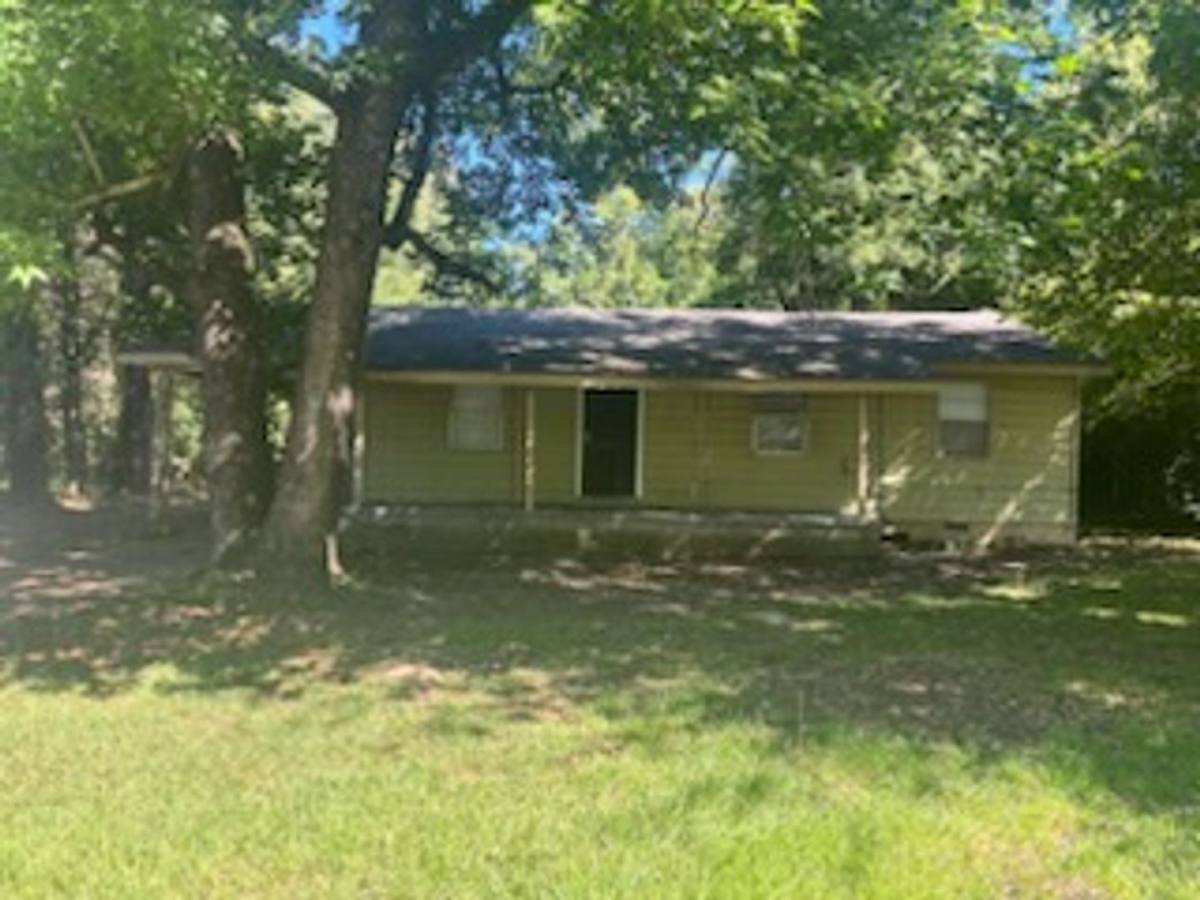 House for rent at 5076 London Lane, Jackson, MS 39209