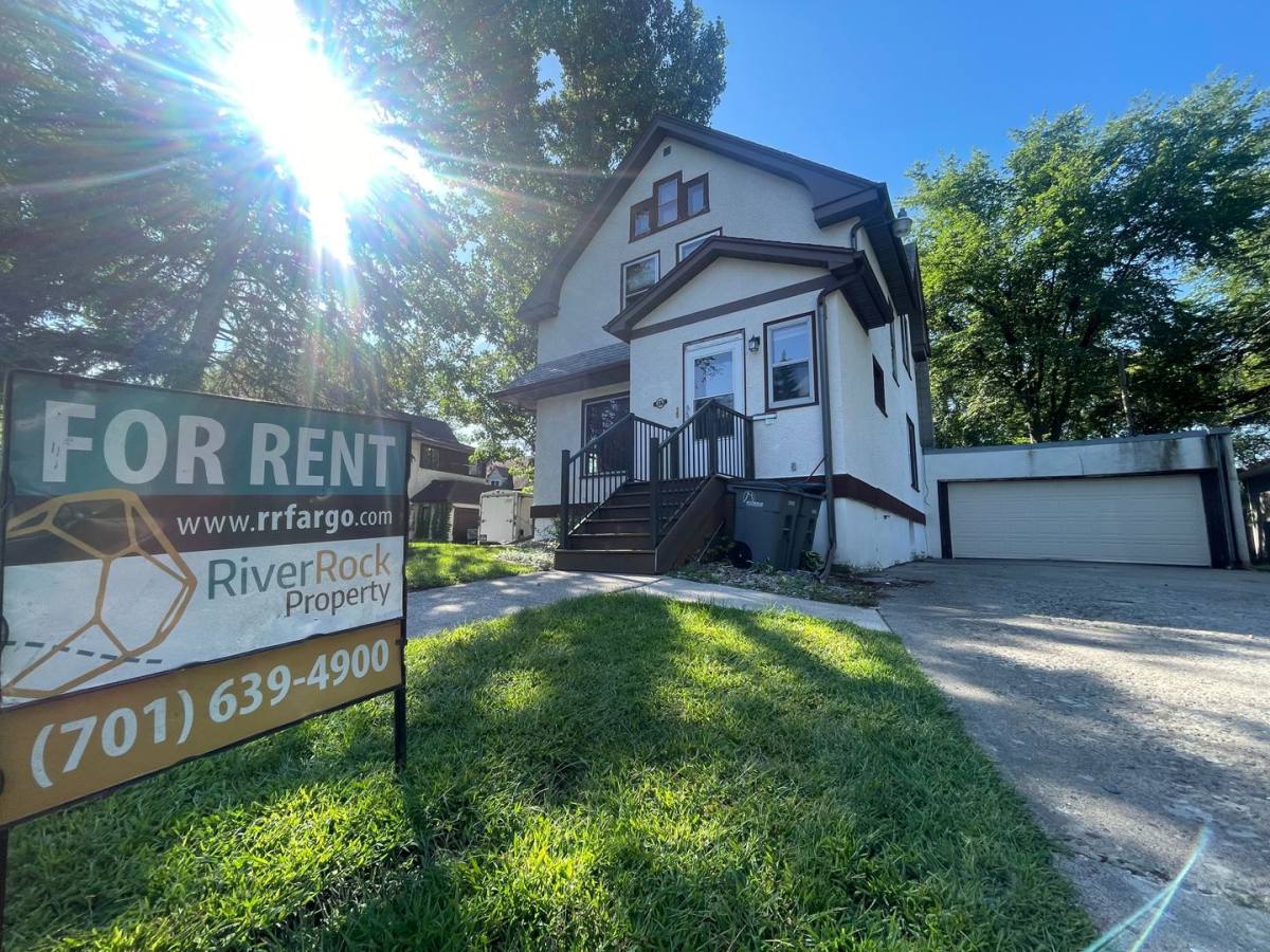 House for rent at 819 7th Ave S, Moorhead, MN 56560