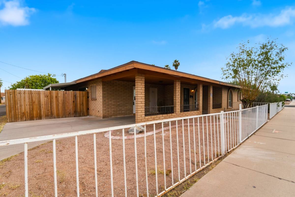 House for rent at 545 E Brown Rd, Mesa, AZ 85203