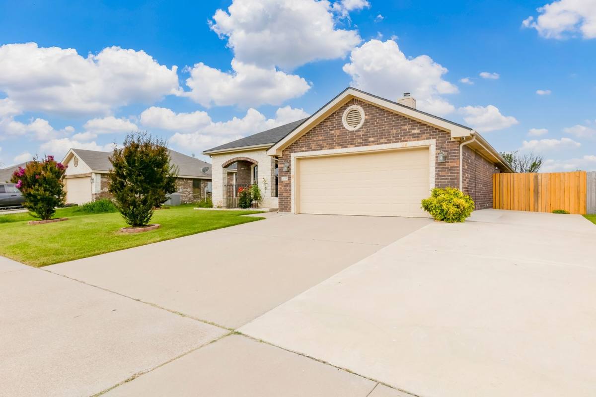 House for rent at 2405 Coy Dr, Copperas Cove, TX 76522