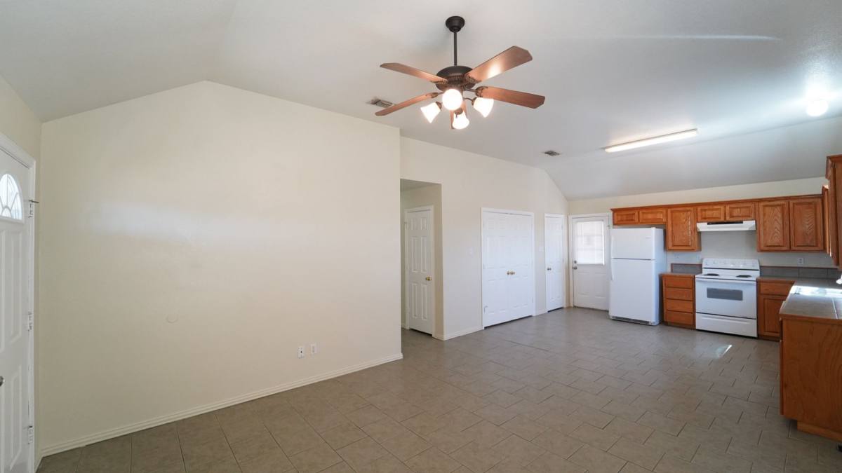 House for rent at 327 S Blue Jay Court, Weatherford, TX 76088