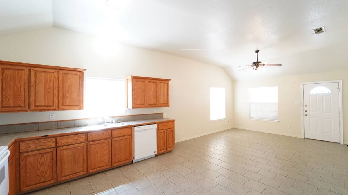 House for rent at 327 S Blue Jay Court, Weatherford, TX 76088