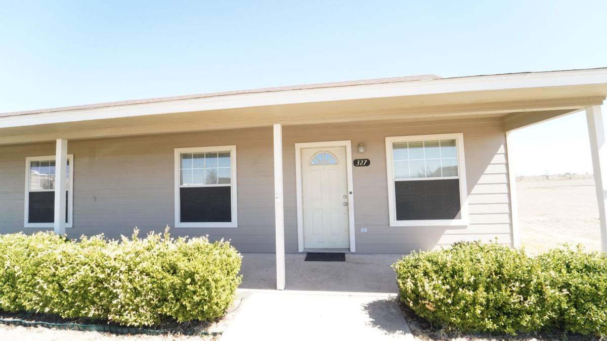 House for rent at 327 S Blue Jay Court, Weatherford, TX 76088