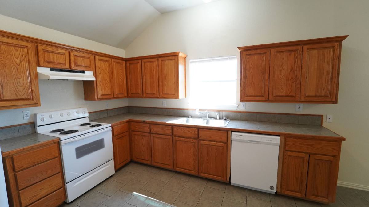 House for rent at 327 S Blue Jay Court, Weatherford, TX 76088