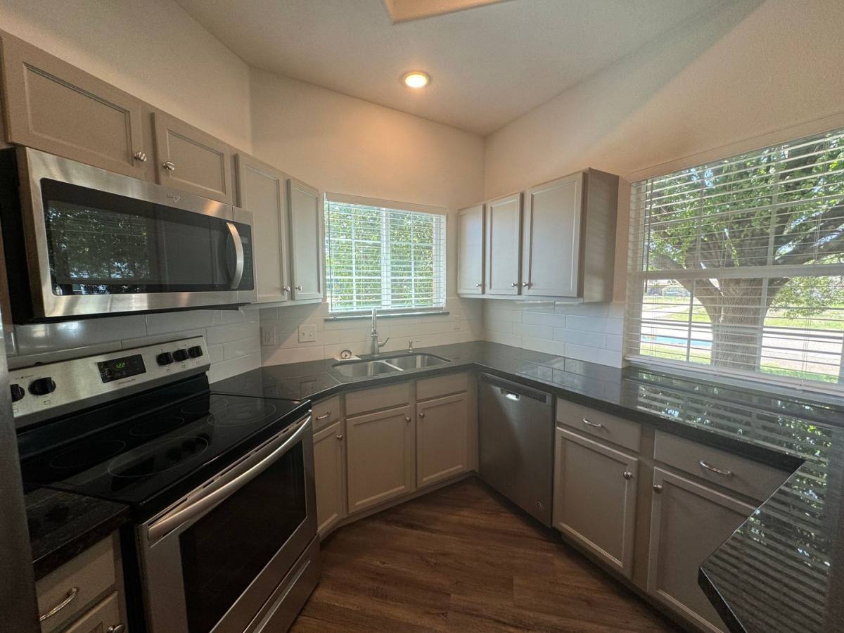 Townhouse for rent at 3106 74th St, Lubbock, TX 79423
