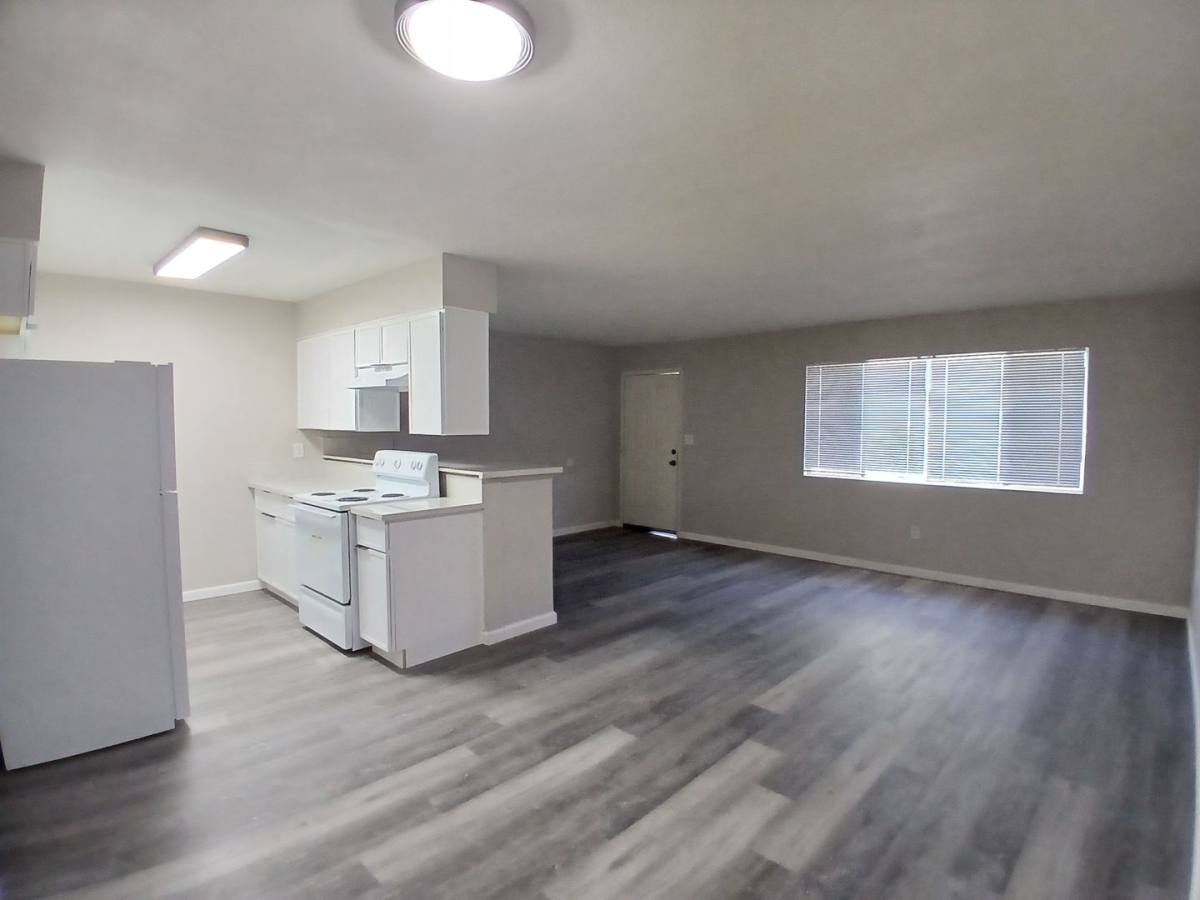 Apartment for rent at 455 W Orange Ave, El Centro, CA 92243