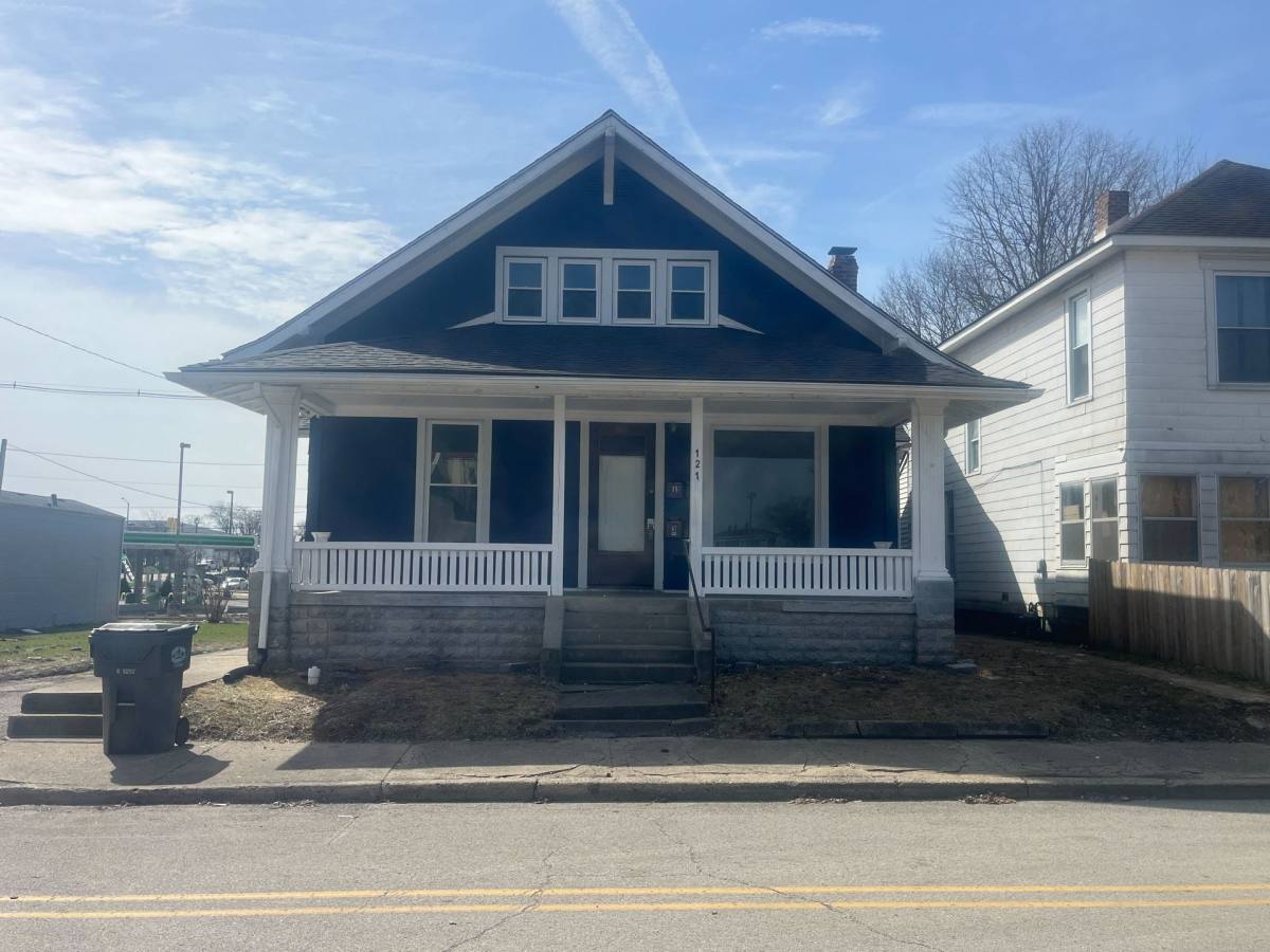 Apartment for rent at 121 W 13th St, Anderson, IN 46016