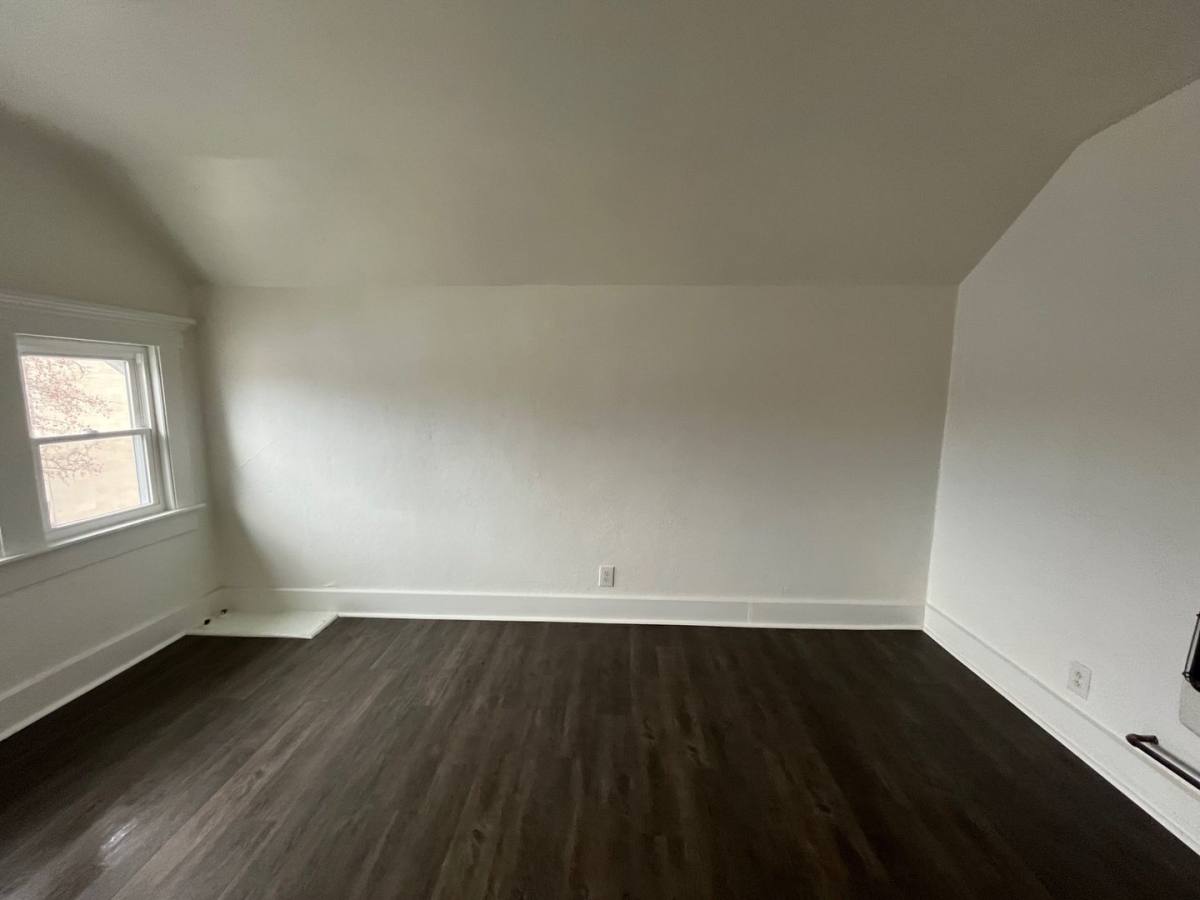 Apartment for rent at 121 W 13th St, Anderson, IN 46016