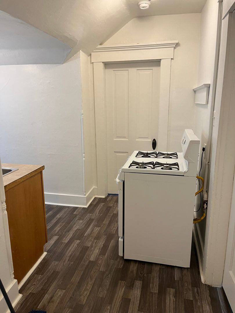 Apartment for rent at 121 W 13th St, Anderson, IN 46016