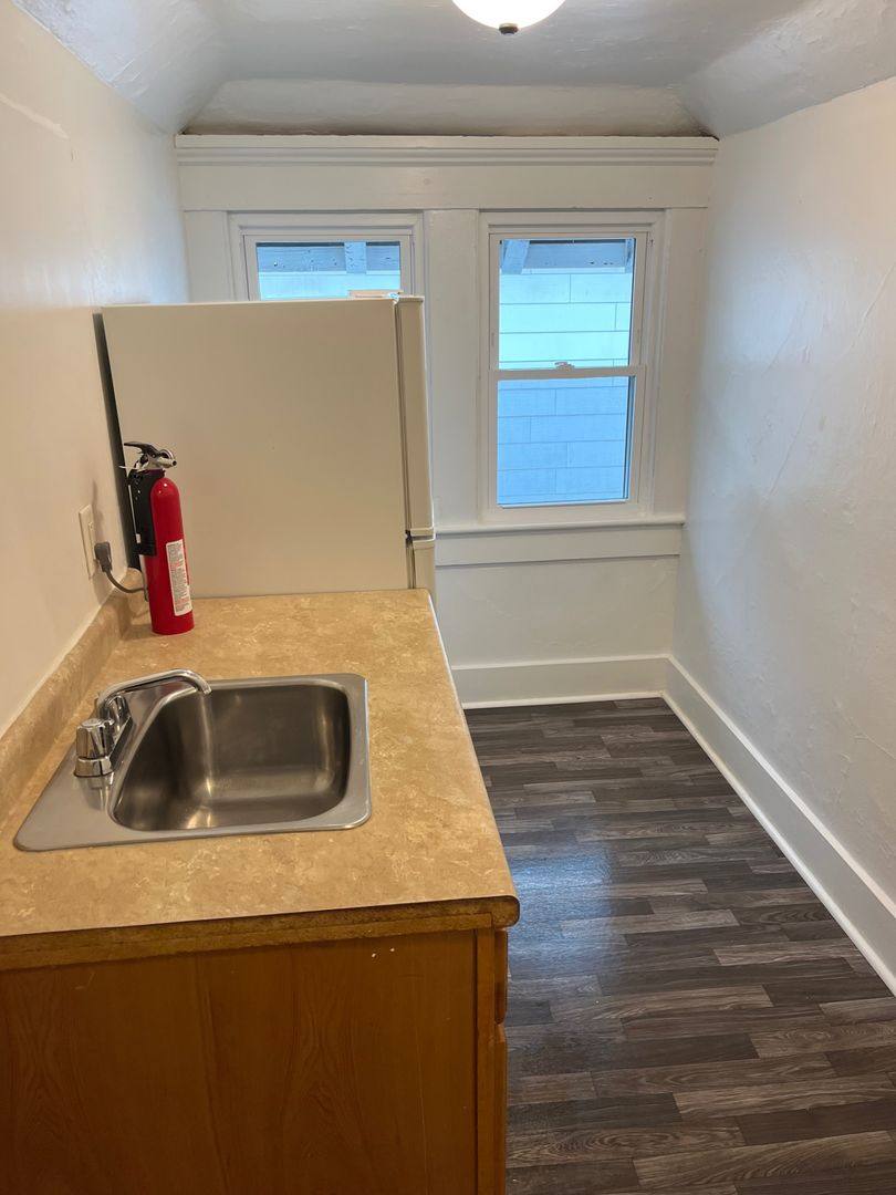 Apartment for rent at 121 W 13th St, Anderson, IN 46016