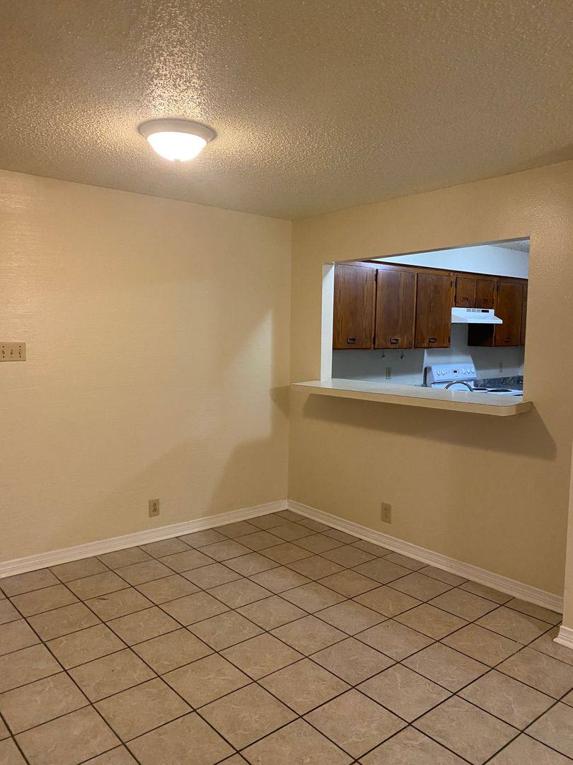 Apartment for rent at 8271 Bayou Fountain Dr, Baton Rouge, LA 70820