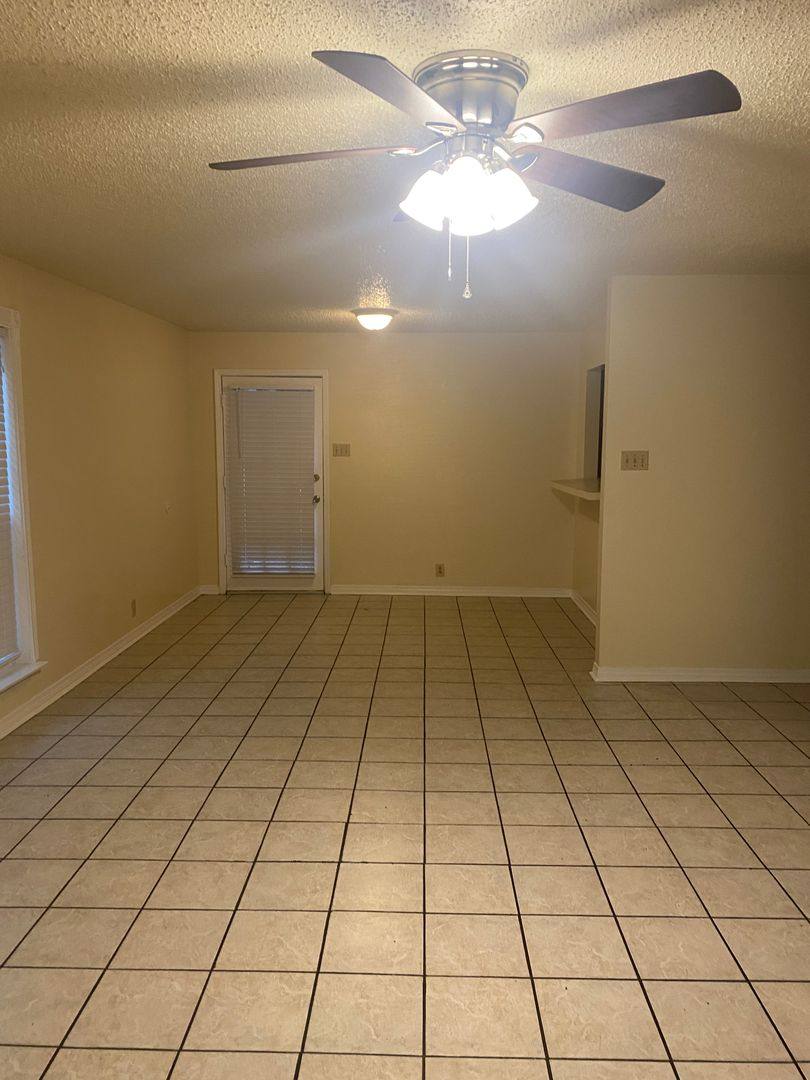 Apartment for rent at 8271 Bayou Fountain Dr, Baton Rouge, LA 70820