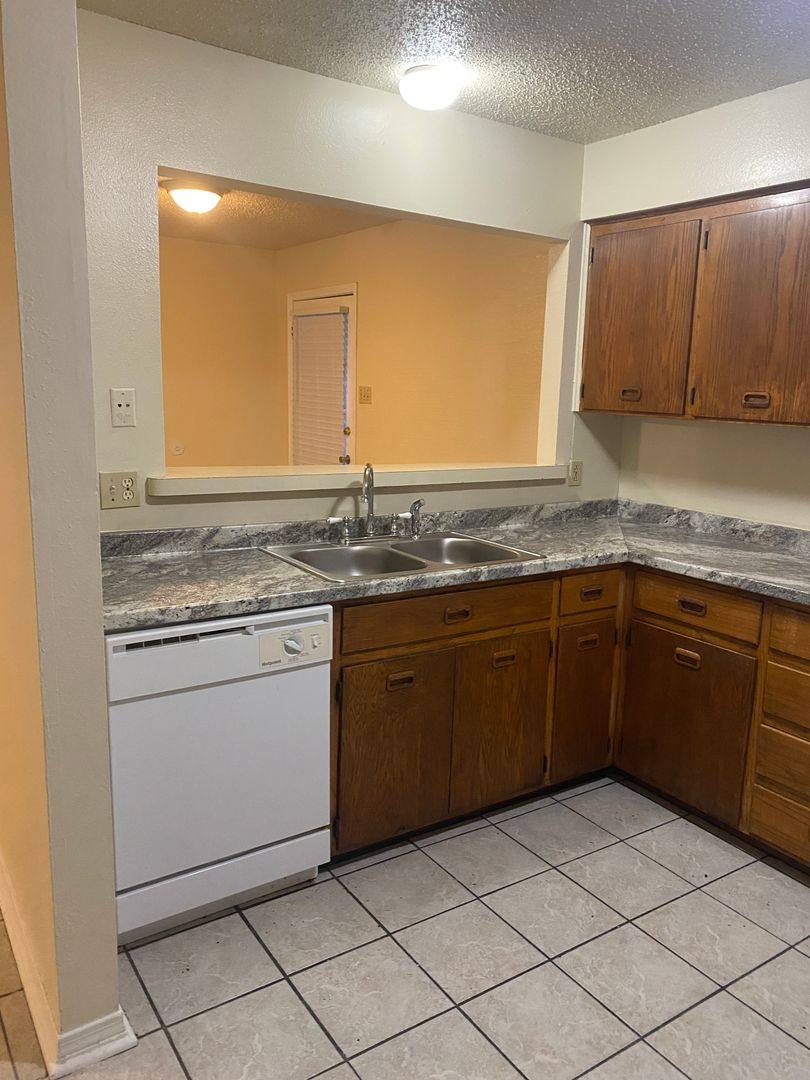 Apartment for rent at 8271 Bayou Fountain Dr, Baton Rouge, LA 70820