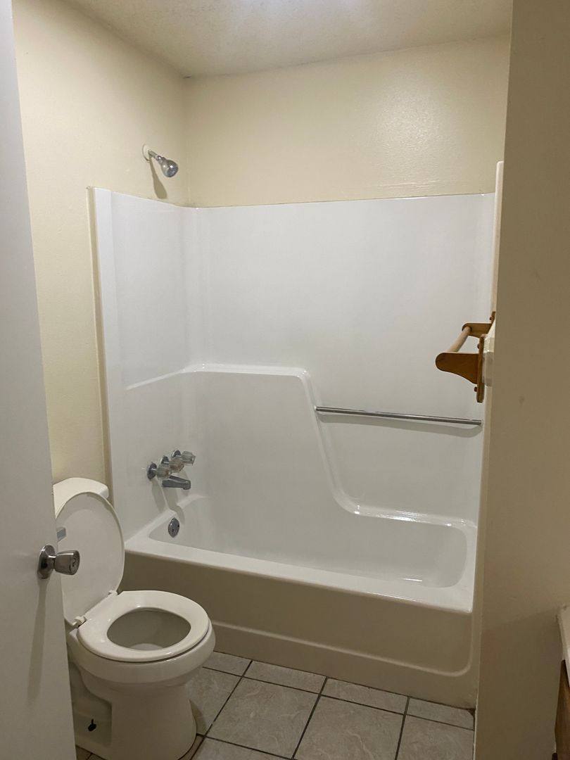 Apartment for rent at 8271 Bayou Fountain Dr, Baton Rouge, LA 70820