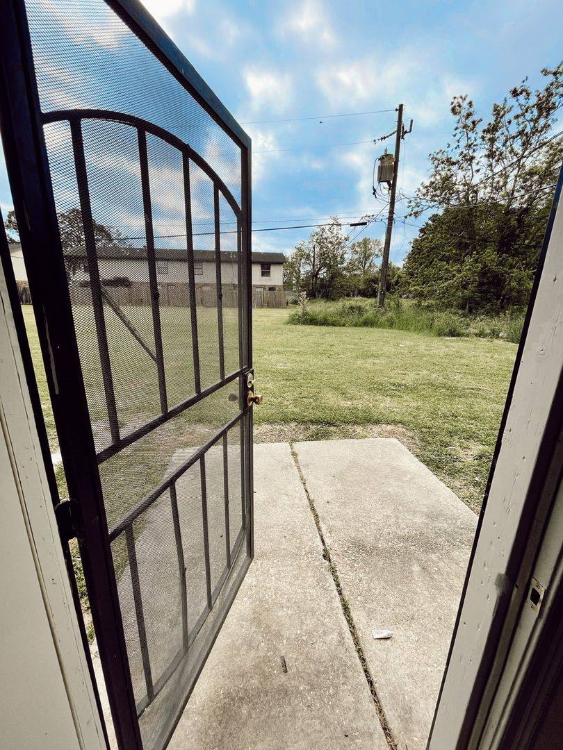 Apartment for rent at 1753 Mast Dr, Baton Rouge, LA 70820