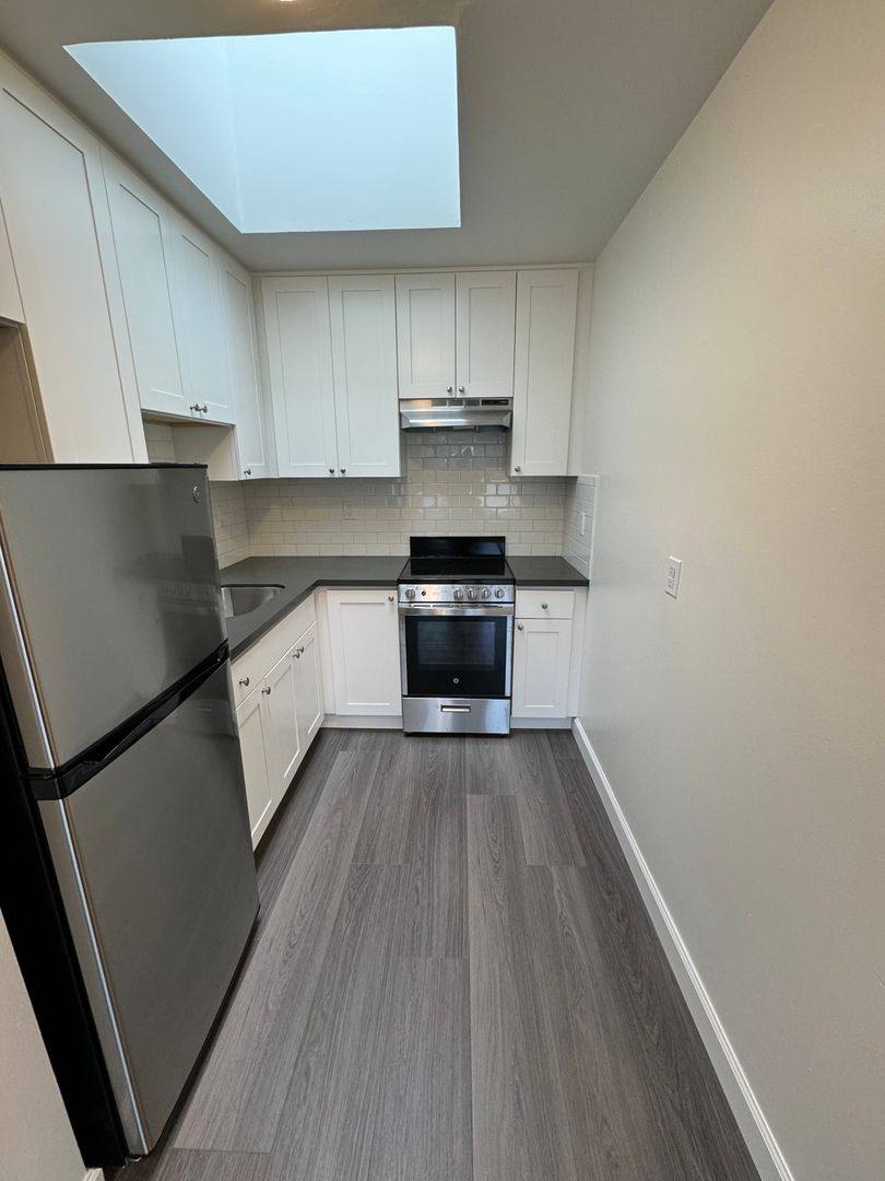 Apartment for rent at 442 Elizabeth St, San Francisco, CA 94114