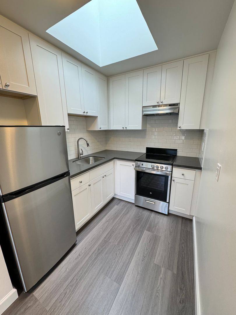 Apartment for rent at 442 Elizabeth St, San Francisco, CA 94114