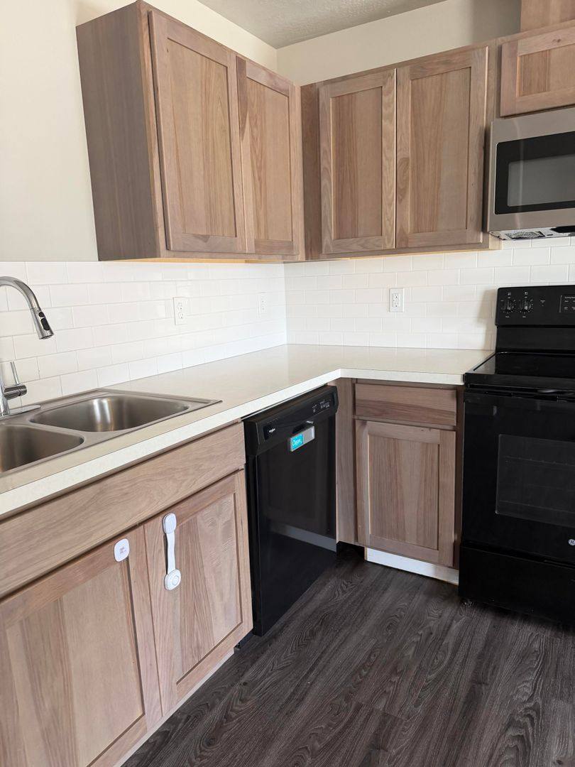 Townhouse for rent at 1039 NE Emerald Dr, Hermiston, OR 97838