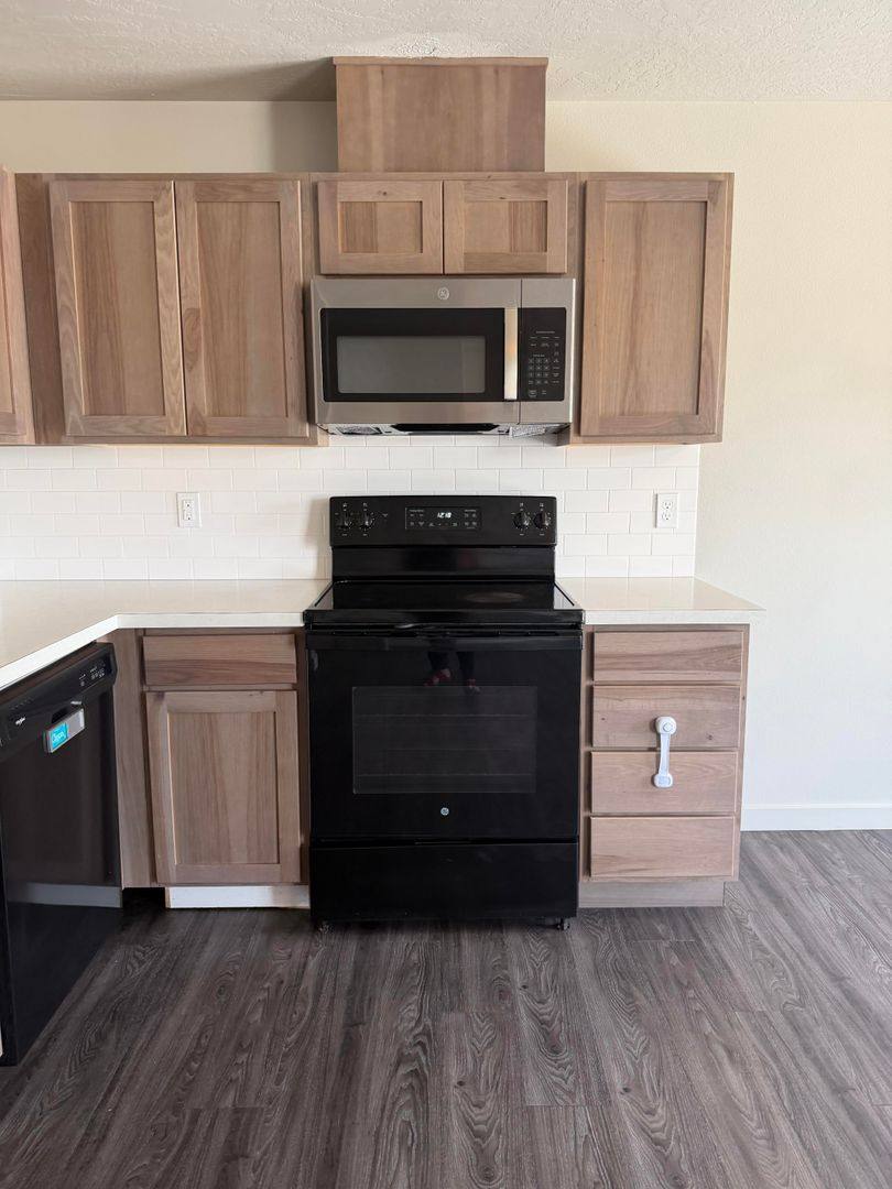 Townhouse for rent at 1039 NE Emerald Dr, Hermiston, OR 97838
