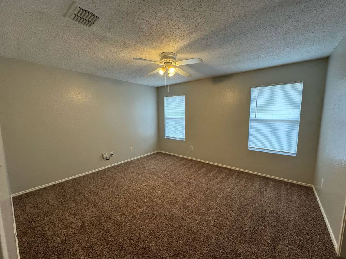 House for rent at 1805 Brookwood Dr, Terrell, TX 75160