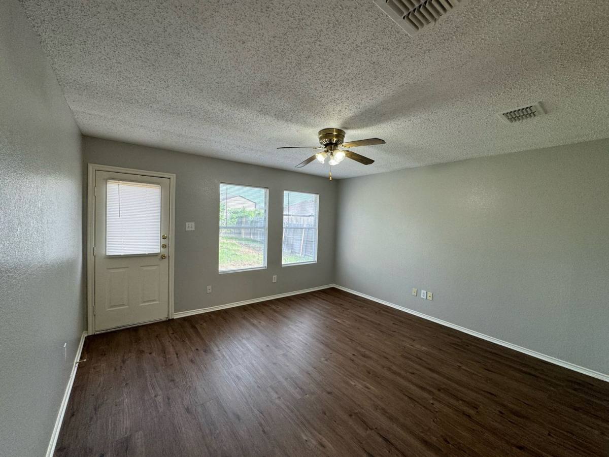 House for rent at 1805 Brookwood Dr, Terrell, TX 75160