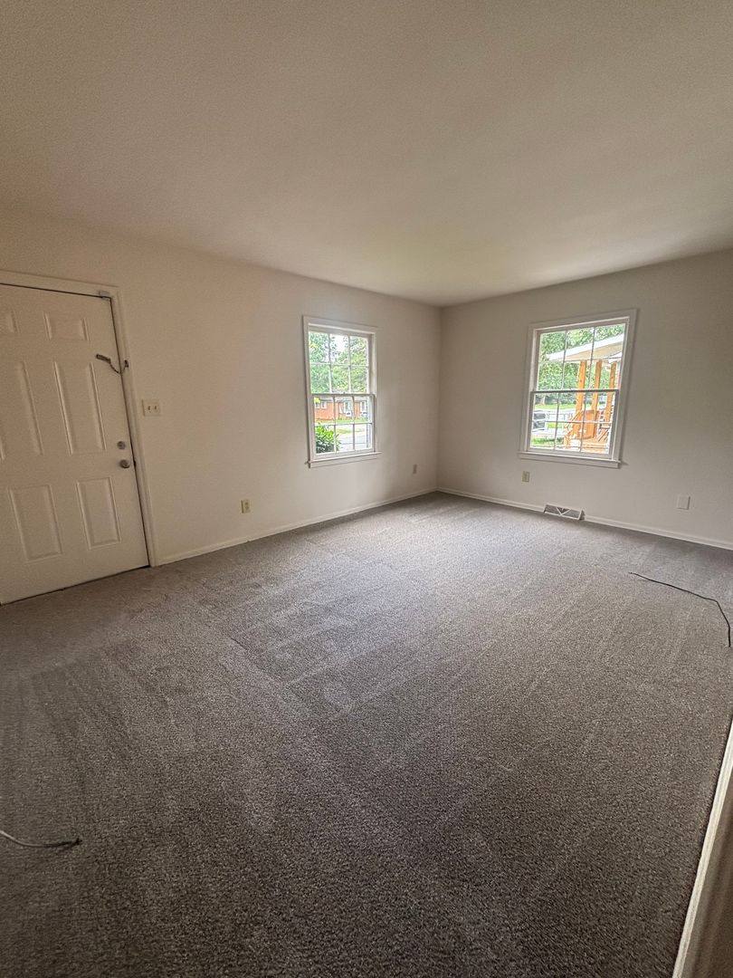 House for rent at 614 Kentbrook Dr, Charlotte, NC 28213