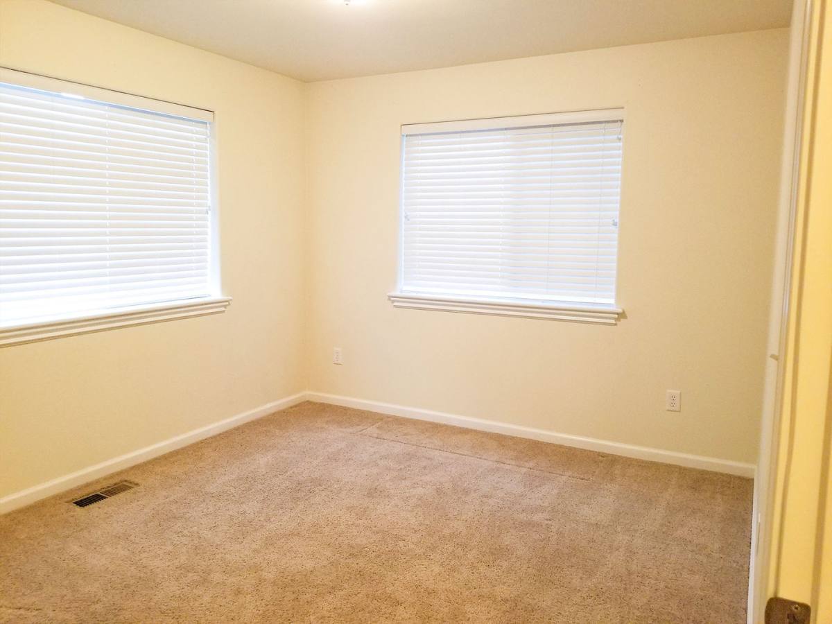 Apartment for rent at 2505 Corona, Medford, OR 97504