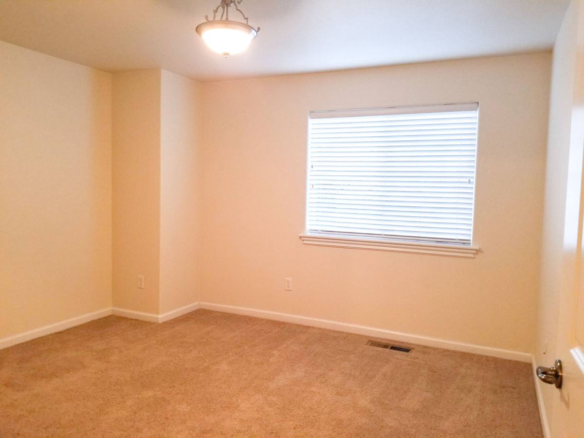 Apartment for rent at 2505 Corona, Medford, OR 97504