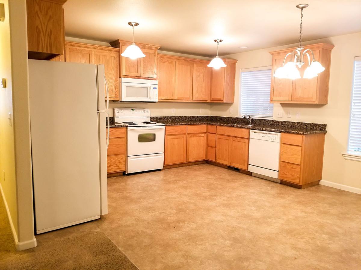 Apartment for rent at 2505 Corona, Medford, OR 97504
