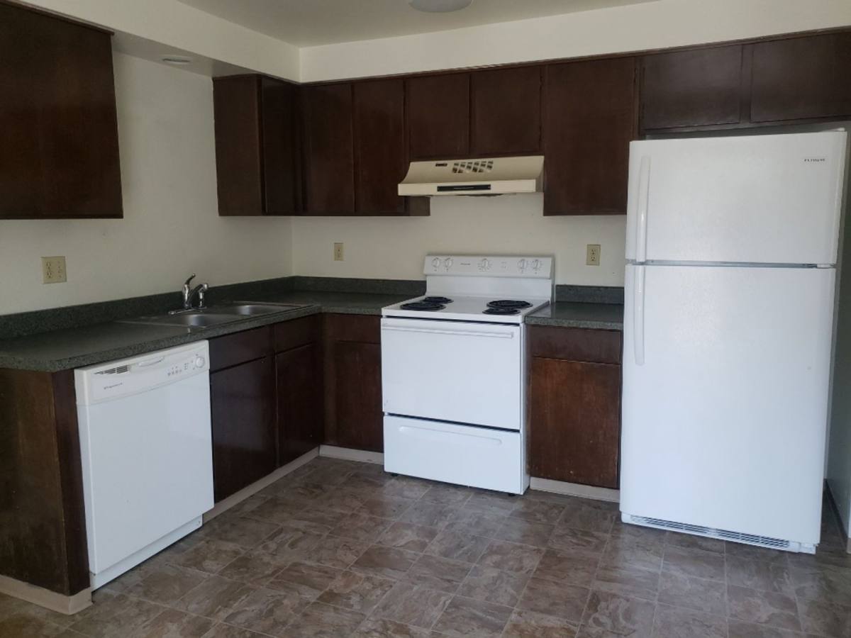 Apartment for rent at 330 Independence Circle, Phoenix, OR 97535