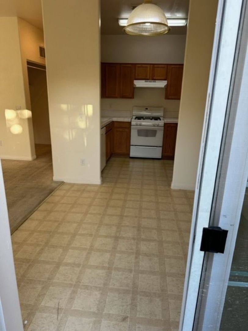 Apartment for rent at 513 Yellow Meadow Court, Bakersfield, CA 93308