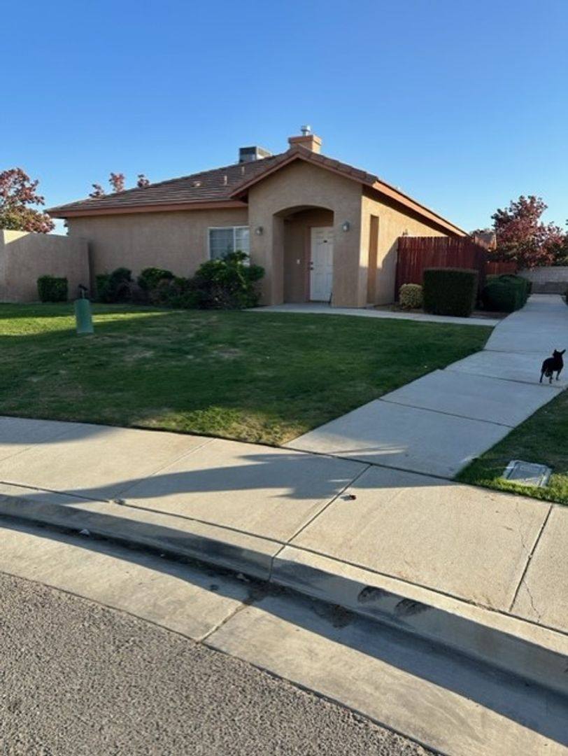 Apartment for rent at 513 Yellow Meadow Court, Bakersfield, CA 93308