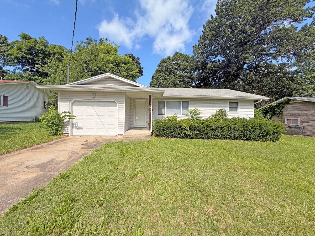 House for rent at 1249 S Cedarbrook Ave, Springfield, MO 65804